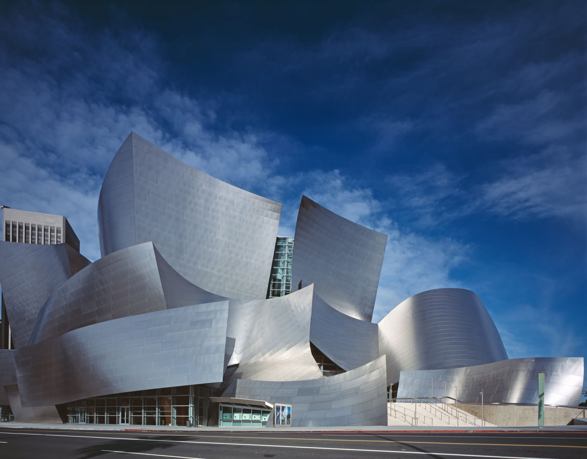 Deconstructivism In Architecture And Later Fashion Aesthetics Of Design