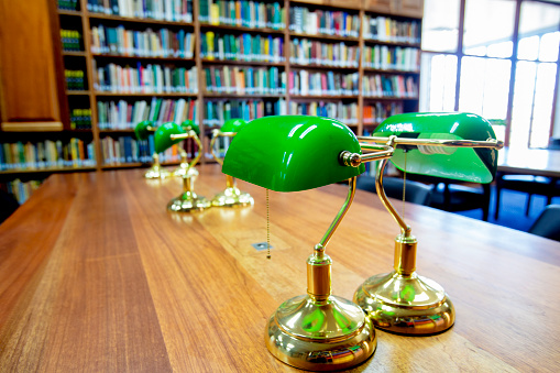 Upcycling Project: Modern Library Lamp – Aesthetics of Design